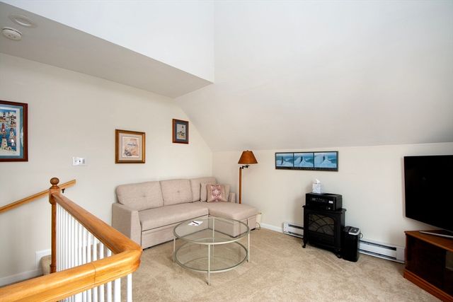 32 Commodore 32, Hull, MA 02045