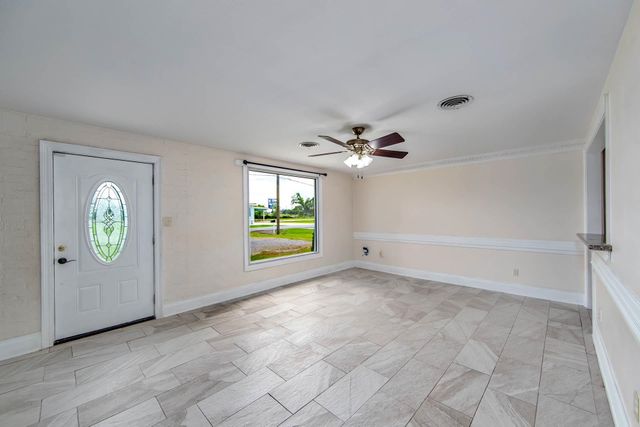 371 E 7th St, Larose, LA 70373
