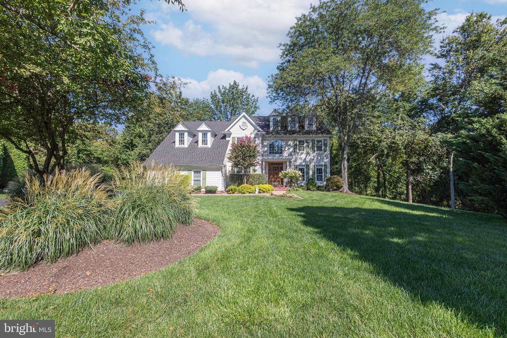 102 SAINT ANDREWS PL #E, NEWTOWN, PA 18940 — photo 2