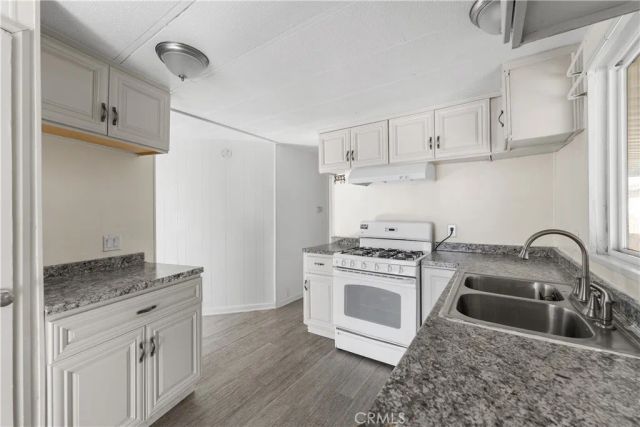 3300 15th West 219, Rosamond, CA 93560