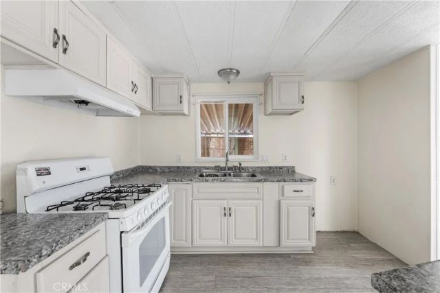 3300 15th West 219, Rosamond, CA 93560