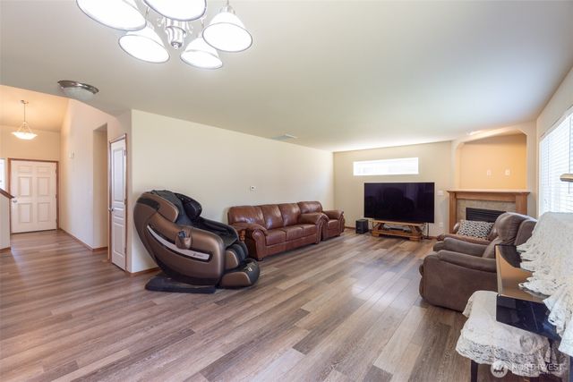 17804 15th Avenue E, Spanaway, WA 98387