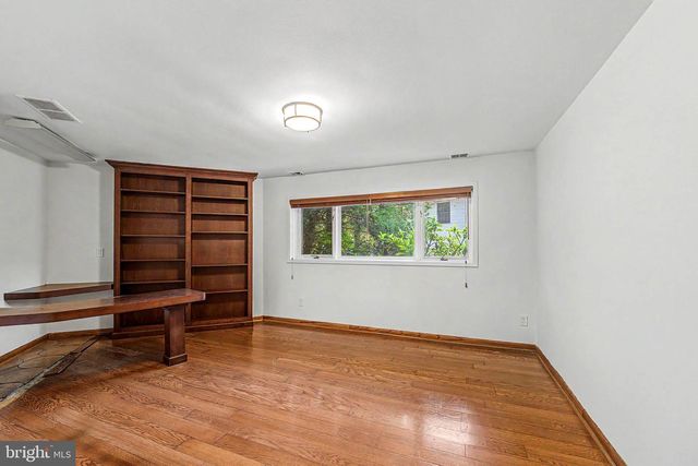 400 PLEASANT VALLEY AVE, Moorestown, NJ 08057