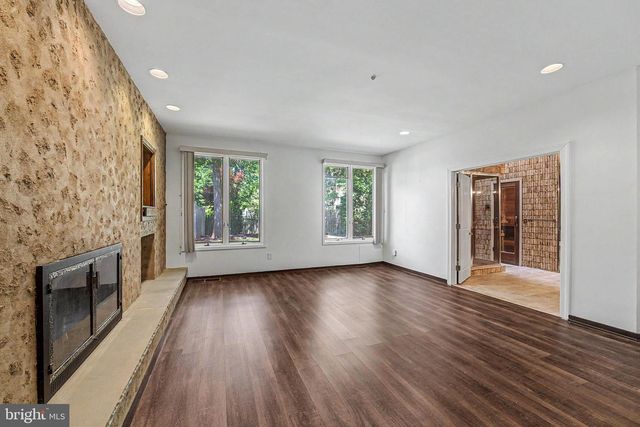 400 PLEASANT VALLEY AVE, Moorestown, NJ 08057
