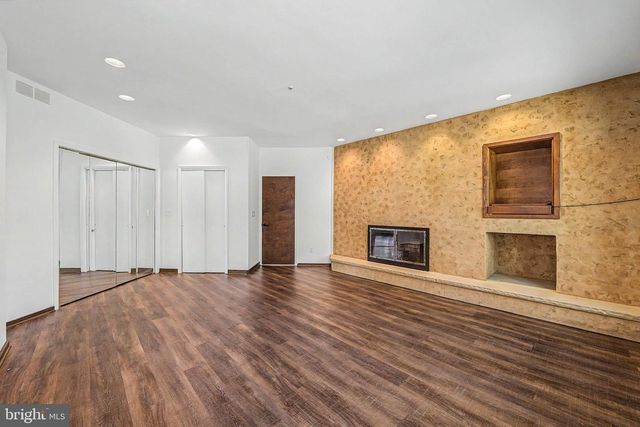 400 PLEASANT VALLEY AVE, Moorestown, NJ 08057