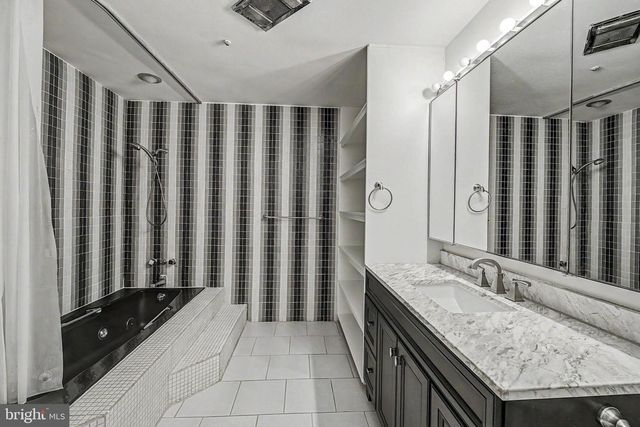 400 PLEASANT VALLEY AVE, Moorestown, NJ 08057