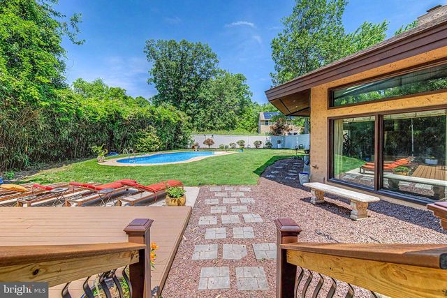 400 PLEASANT VALLEY AVE, Moorestown, NJ 08057