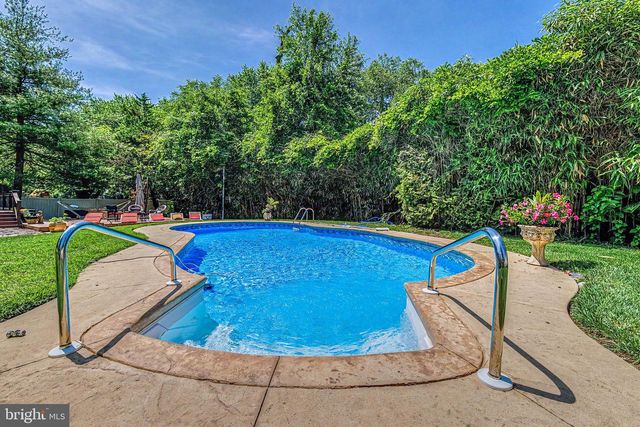 400 PLEASANT VALLEY AVE, Moorestown, NJ 08057