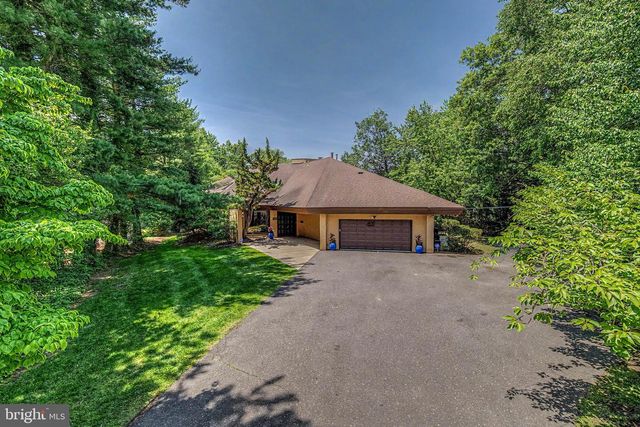 400 PLEASANT VALLEY AVE, Moorestown, NJ 08057