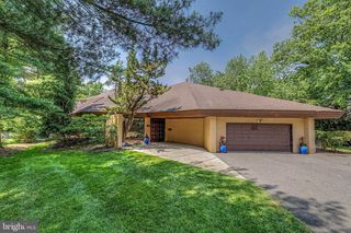 400 PLEASANT VALLEY AVE, Moorestown, NJ 08057
