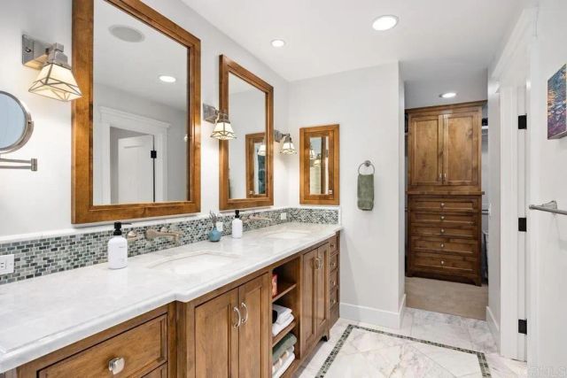 335 10th Street, Del Mar, CA 92014