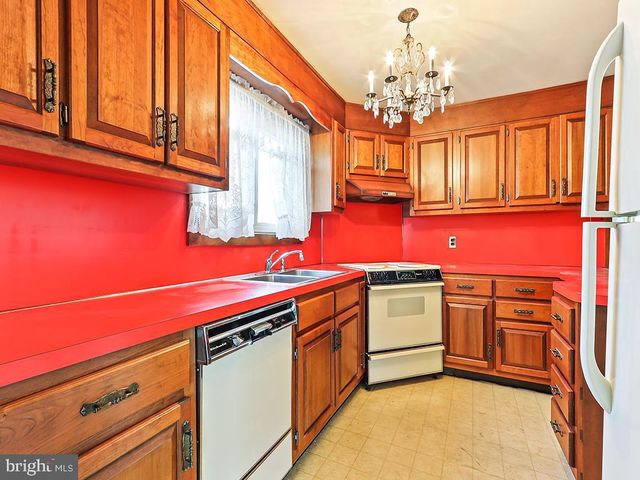 209 AUSTIN DR, Fairless Hills, PA 19030
