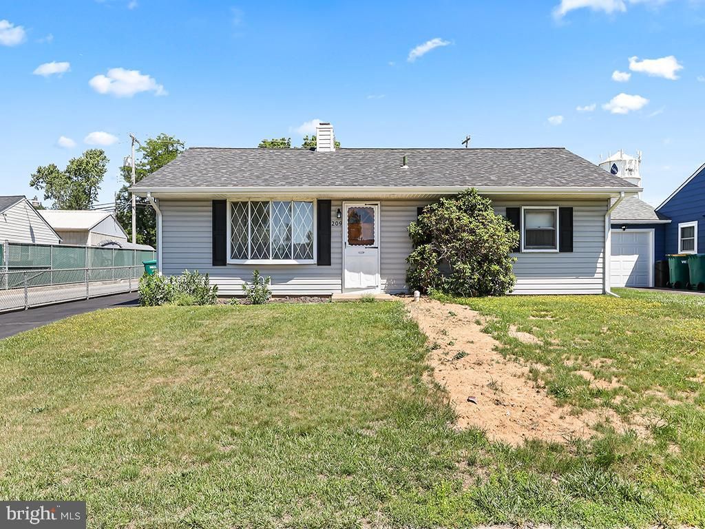 209 AUSTIN DR, Fairless Hills, PA 19030