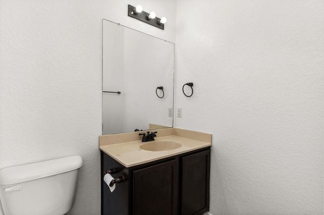 586 Creekside CIR, New Braunfels, TX 78130