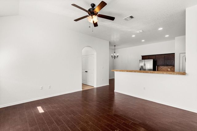 586 Creekside CIR, New Braunfels, TX 78130