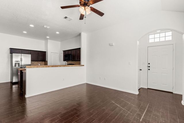 586 Creekside CIR, New Braunfels, TX 78130