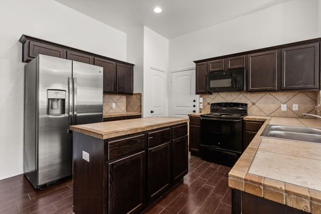 586 Creekside CIR, New Braunfels, TX 78130