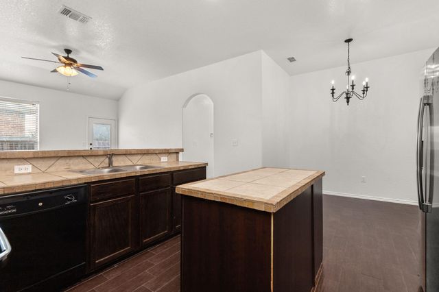 586 Creekside CIR, New Braunfels, TX 78130