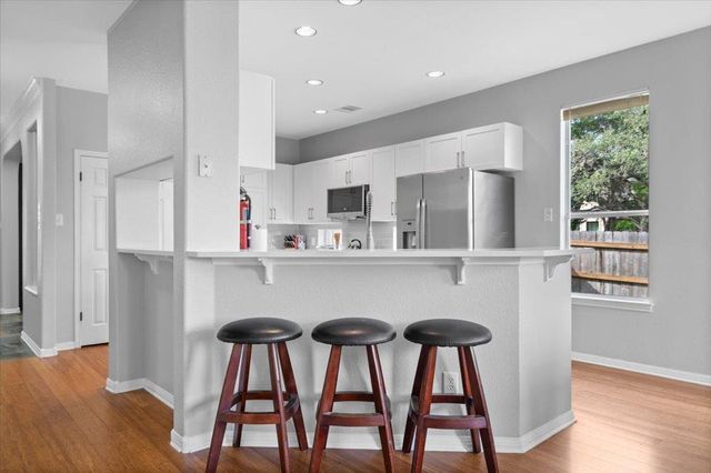 10801 Beachmont LN, Austin, TX 78739