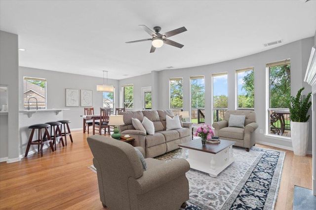 10801 Beachmont LN, Austin, TX 78739