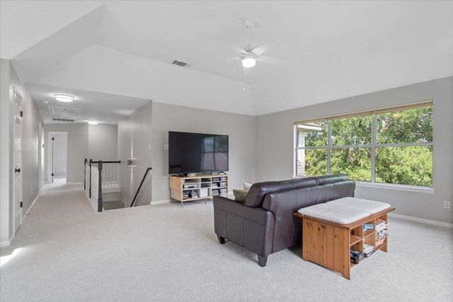 10801 Beachmont LN, Austin, TX 78739
