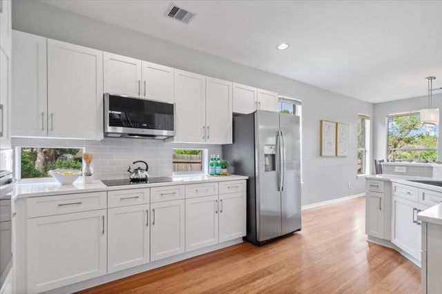 10801 Beachmont LN, Austin, TX 78739