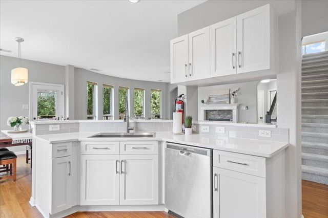 10801 Beachmont LN, Austin, TX 78739