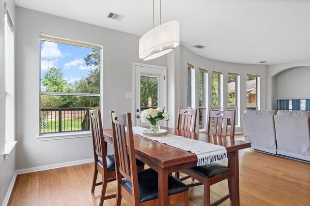 10801 Beachmont LN, Austin, TX 78739
