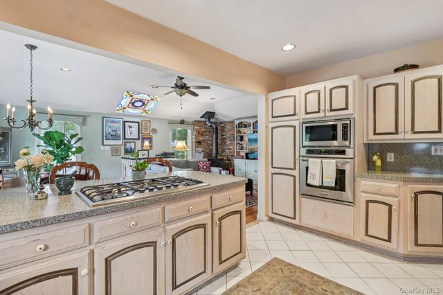 402 N Village Avenue, Rockville Centre, NY 11570