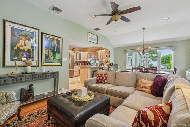 402 N Village Avenue, Rockville Centre, NY 11570