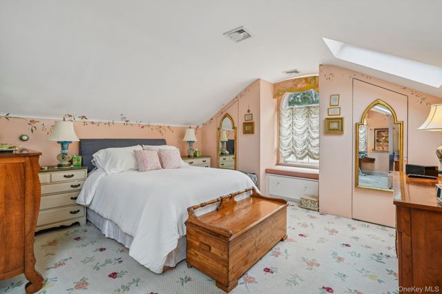 402 N Village Avenue, Rockville Centre, NY 11570