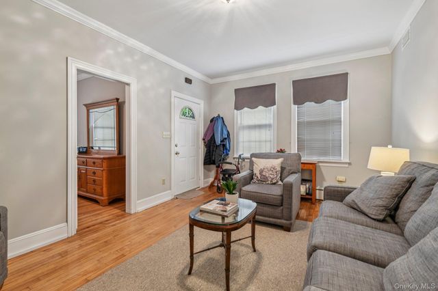 402 N Village Avenue, Rockville Centre, NY 11570