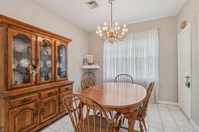 402 N Village Avenue, Rockville Centre, NY 11570