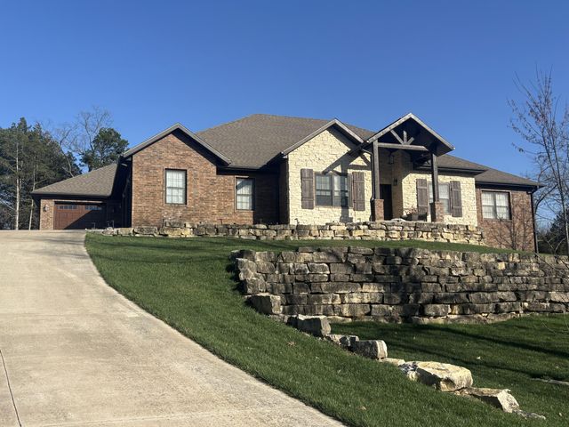 417 Silverwood Circle, Branson West, MO 65737