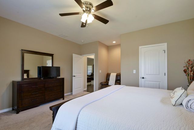 417 Silverwood Circle, Branson West, MO 65737