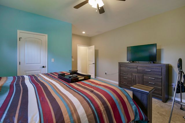 417 Silverwood Circle, Branson West, MO 65737