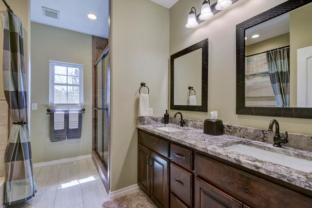 417 Silverwood Circle, Branson West, MO 65737