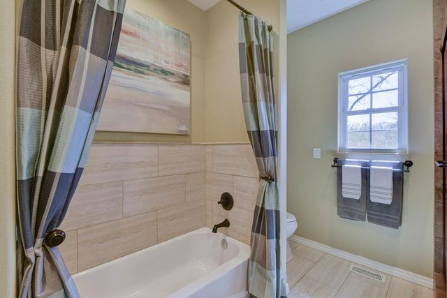 417 Silverwood Circle, Branson West, MO 65737