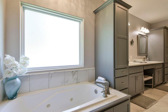 417 Silverwood Circle, Branson West, MO 65737