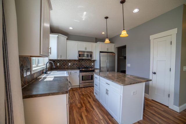 9499 Gander Lane, Minnetrista, MN 55375