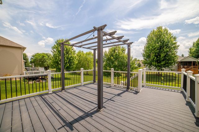 9499 Gander Lane, Minnetrista, MN 55375