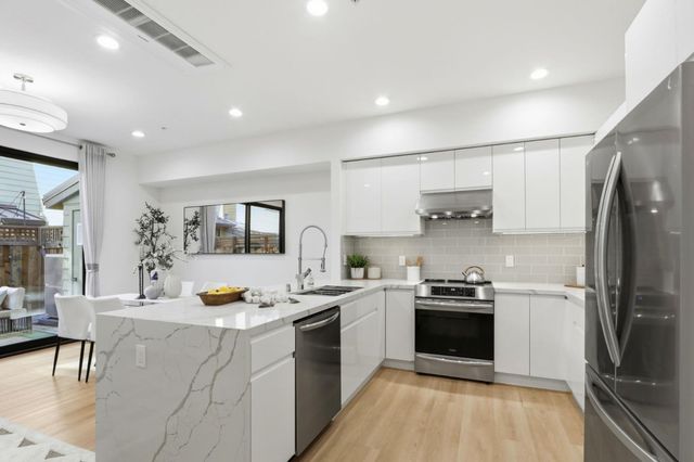 1972 Montecito Ave, Mountain View, CA 94043