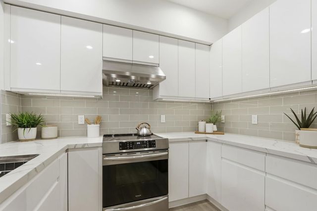 1972 Montecito Ave, Mountain View, CA 94043