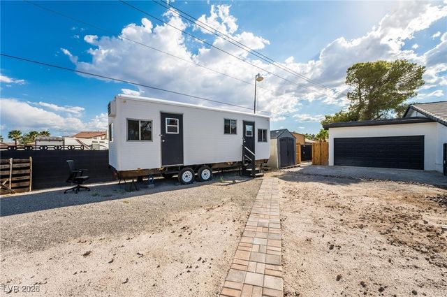 3021 Woods Drive, Las Vegas, NV 89108