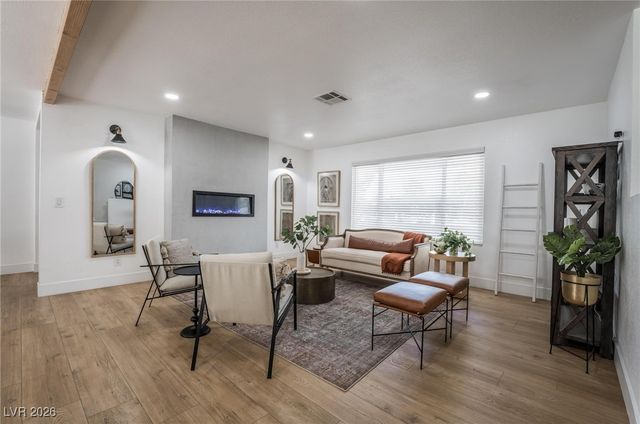 3021 Woods Drive, Las Vegas, NV 89108