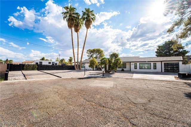3021 Woods Drive, Las Vegas, NV 89108