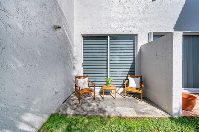 16840 SW 1st Mnr 16840, Pembroke Pines, FL 33027