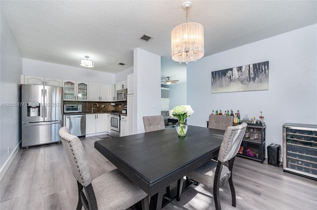 16840 SW 1st Mnr 16840, Pembroke Pines, FL 33027