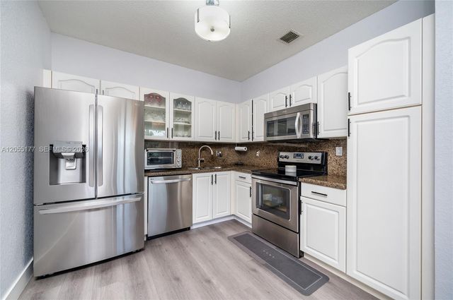 16840 SW 1st Mnr 16840, Pembroke Pines, FL 33027