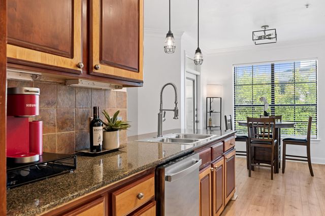 7701 Rialto BLVD 623, Austin, TX 78735